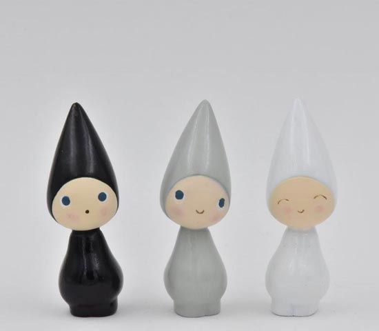 Peggy svart/vit/grå available at American Swedish Institute.