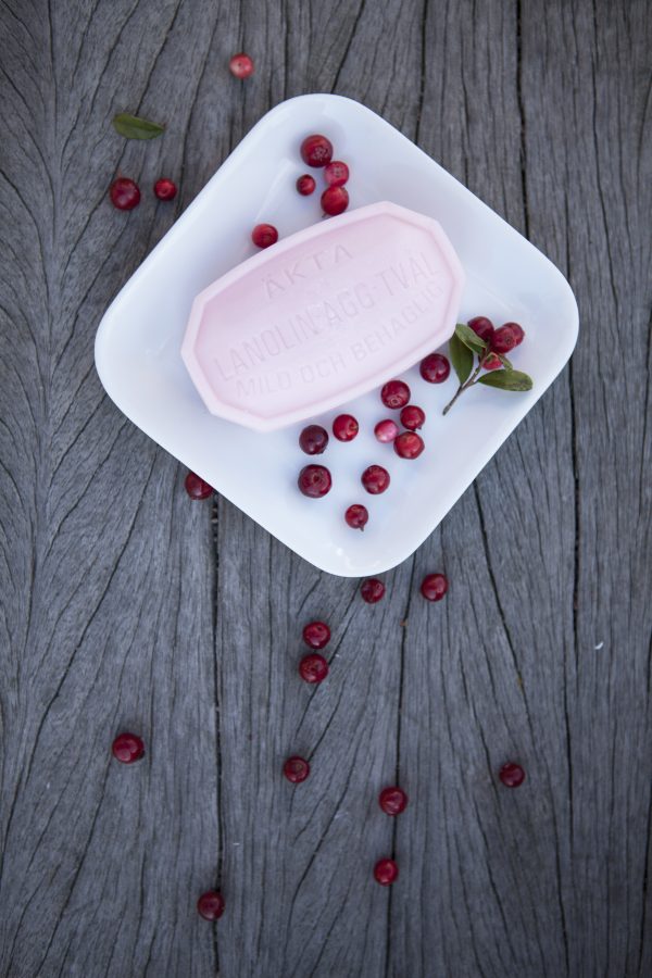 Victoria Shea-Honung-Lingon Soap (Shea, Honey, Lingonberry) available at American Swedish Institute.